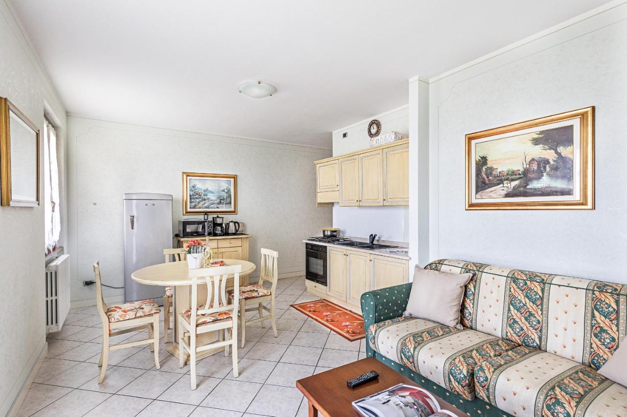 I Mosaici Apartments By Wonderful Italy Sirmione Extérieur photo