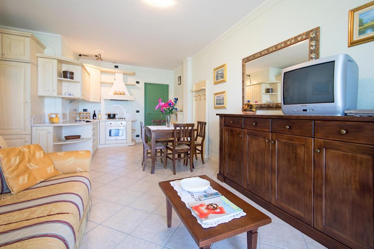 I Mosaici Apartments By Wonderful Italy Sirmione Extérieur photo