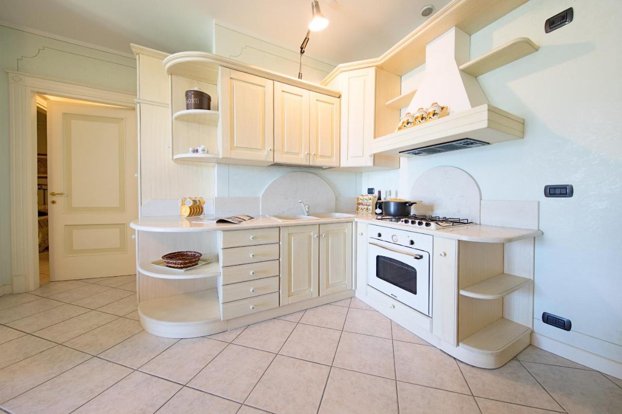 I Mosaici Apartments By Wonderful Italy Sirmione Extérieur photo