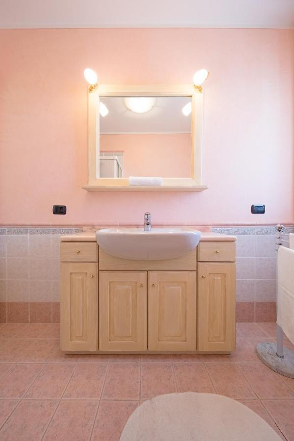 I Mosaici Apartments By Wonderful Italy Sirmione Extérieur photo