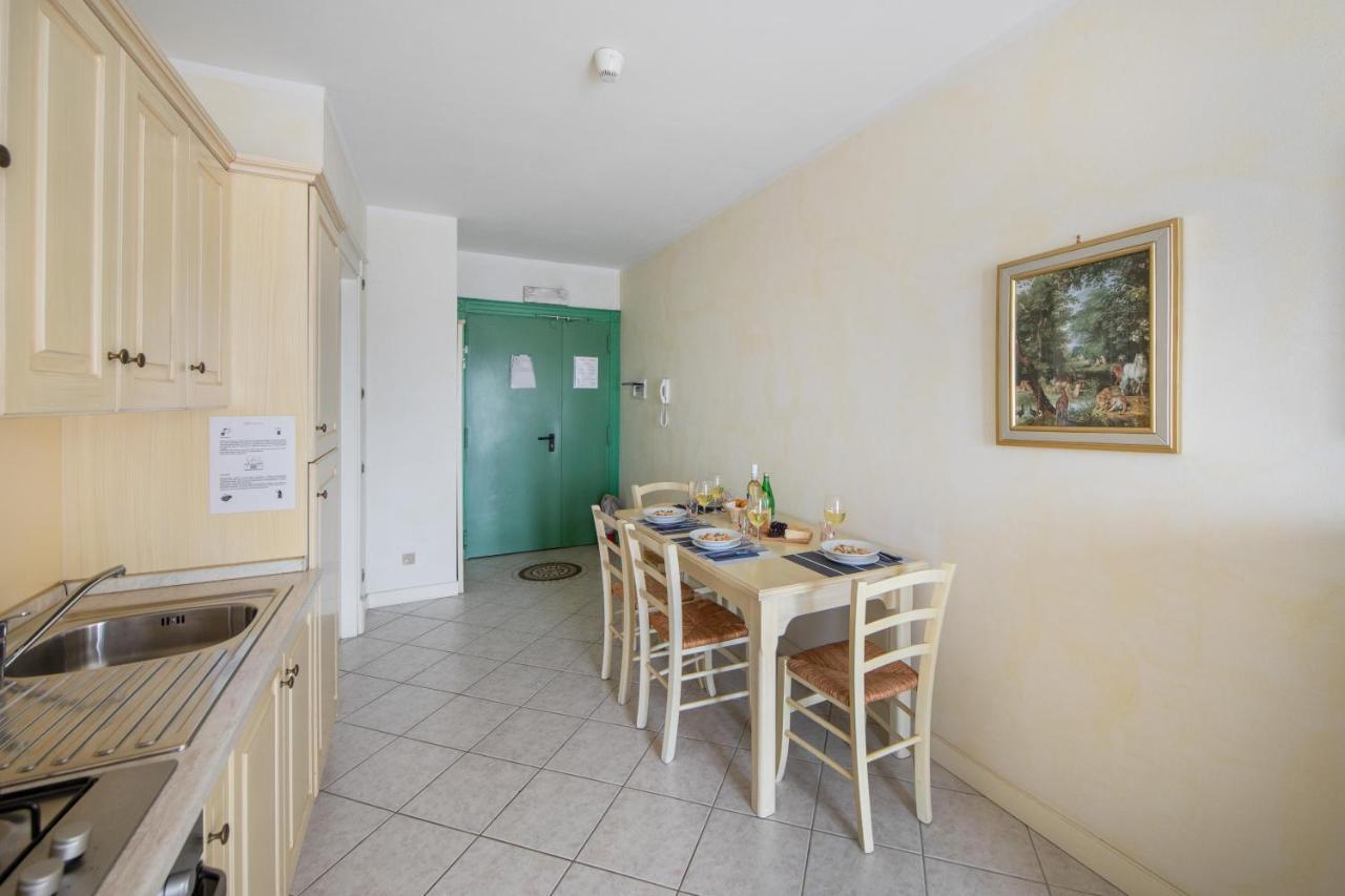 I Mosaici Apartments By Wonderful Italy Sirmione Extérieur photo